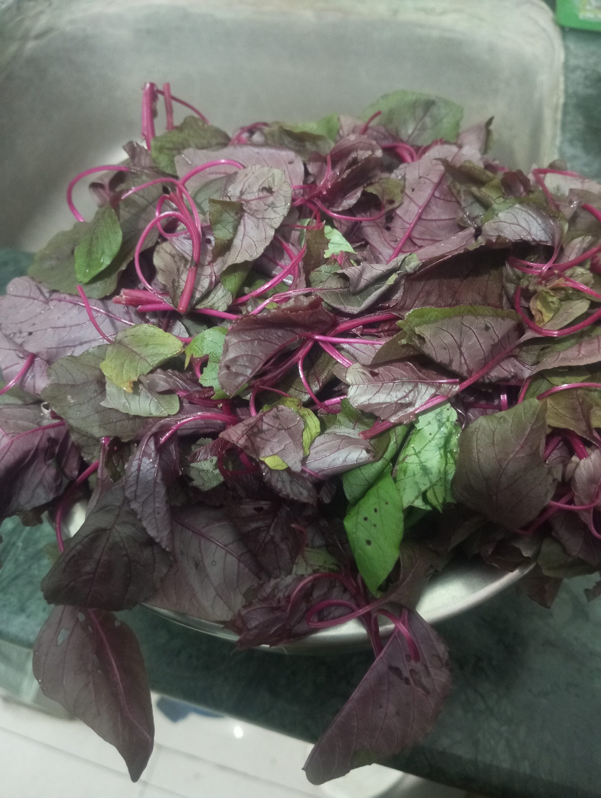 red spinach is helpful in treatment of piles
